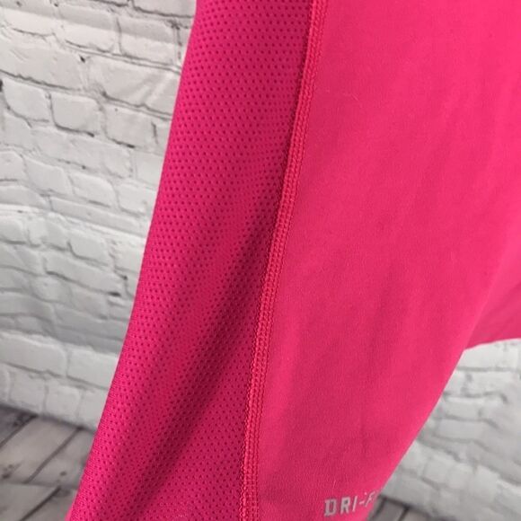 Nike Dri-Fit Running top EUC Size Small Fuchsia - Picture 4 of 6